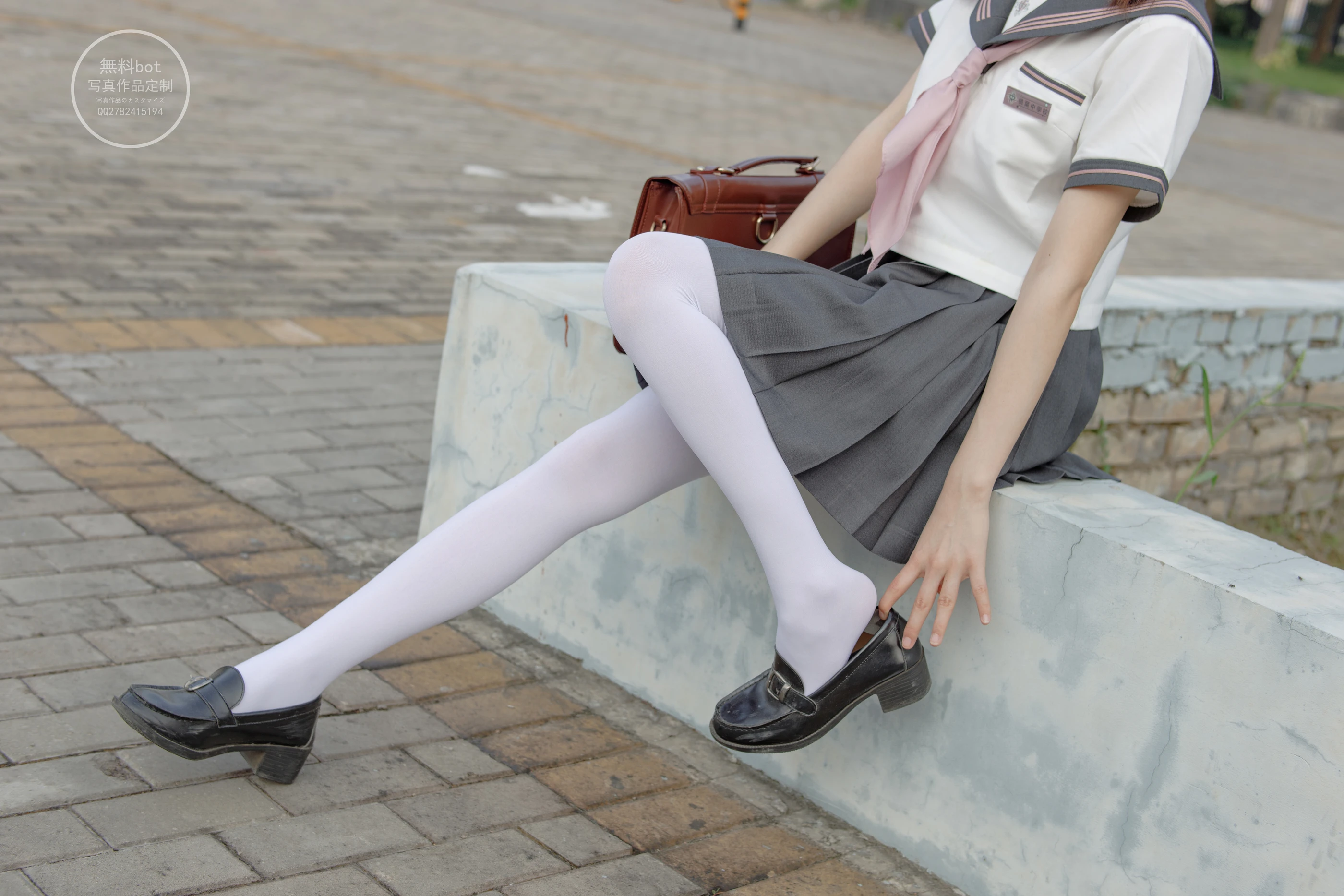 森萝财团 有料006  依依 户外白丝JK制服 [90P]插图